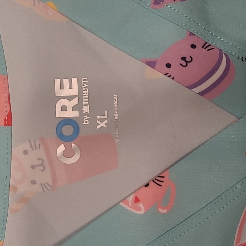 CORE Scrub top - Picture 4 of 5